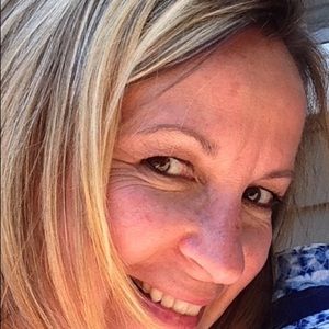 Meet your Posher, Alyson